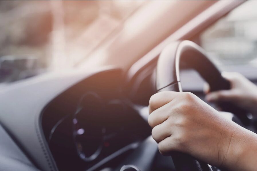 【教育・研修】運転シュミレーターの移動・搬入・設置